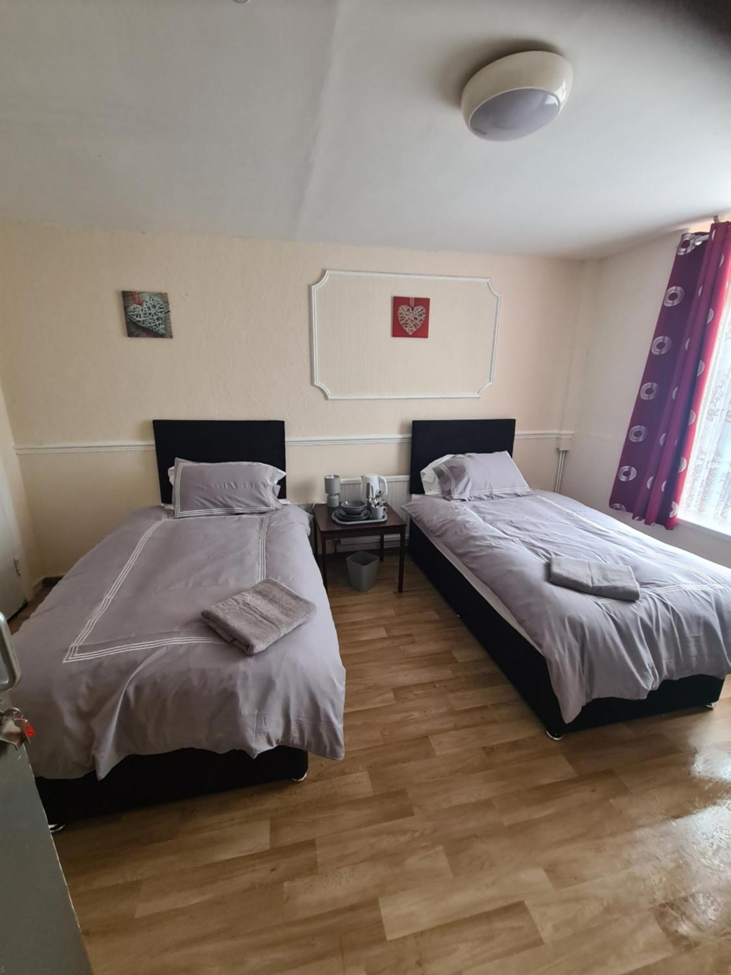 Tredegar Arms Budget Guesthouse For Walkers/Cyclists/Contractors/Traveler マーサー・ティドビル エクステリア 写真
