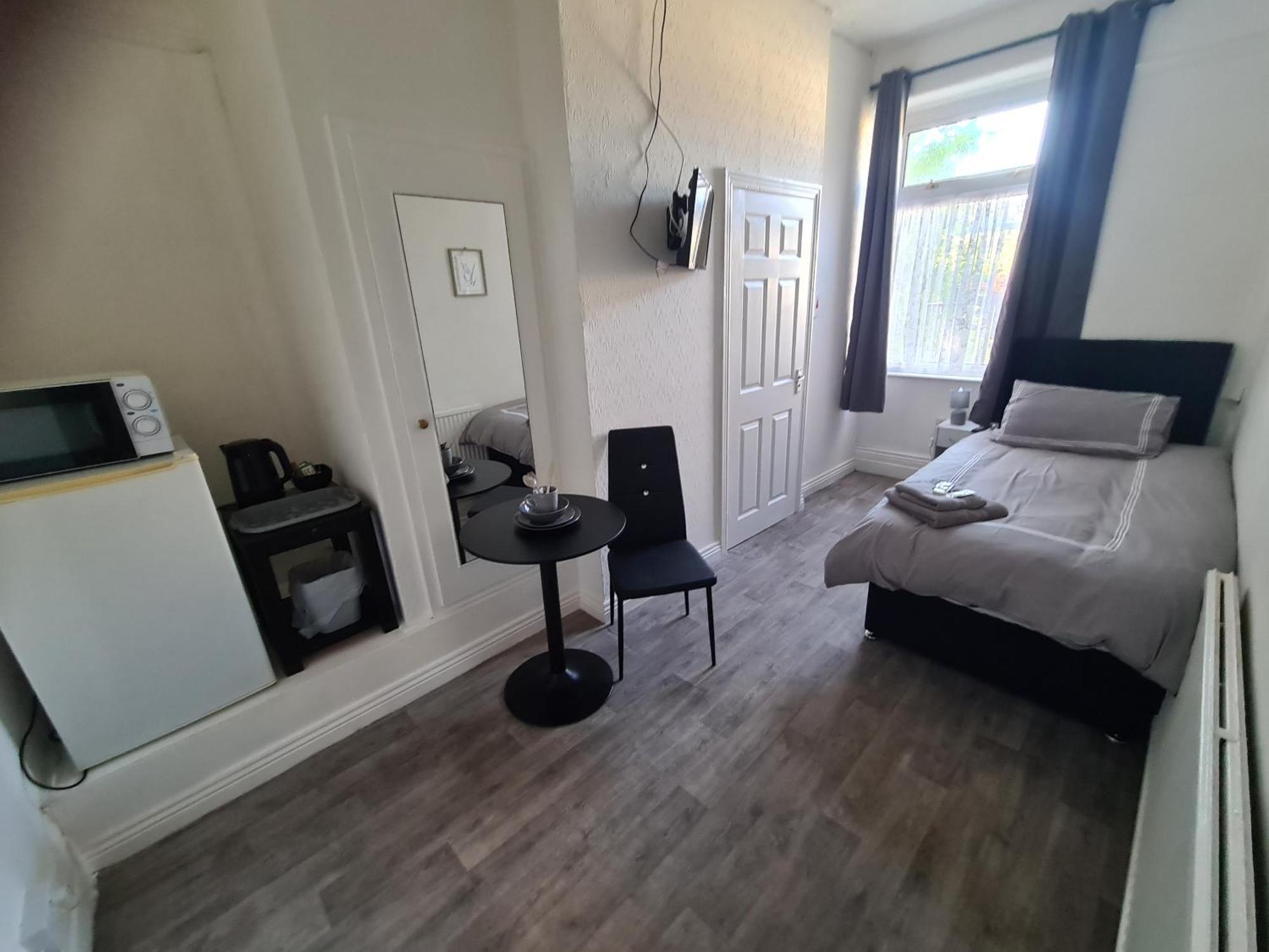 Tredegar Arms Budget Guesthouse For Walkers/Cyclists/Contractors/Traveler マーサー・ティドビル エクステリア 写真